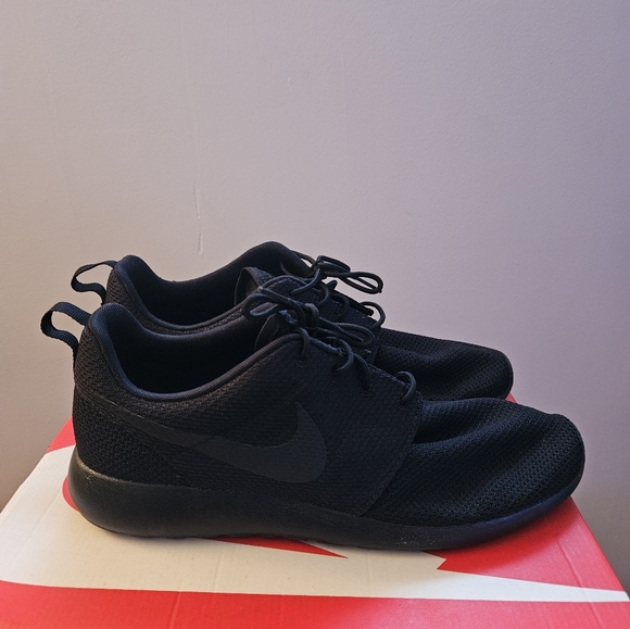 Nike roshe triple black - Picture 1 of 4